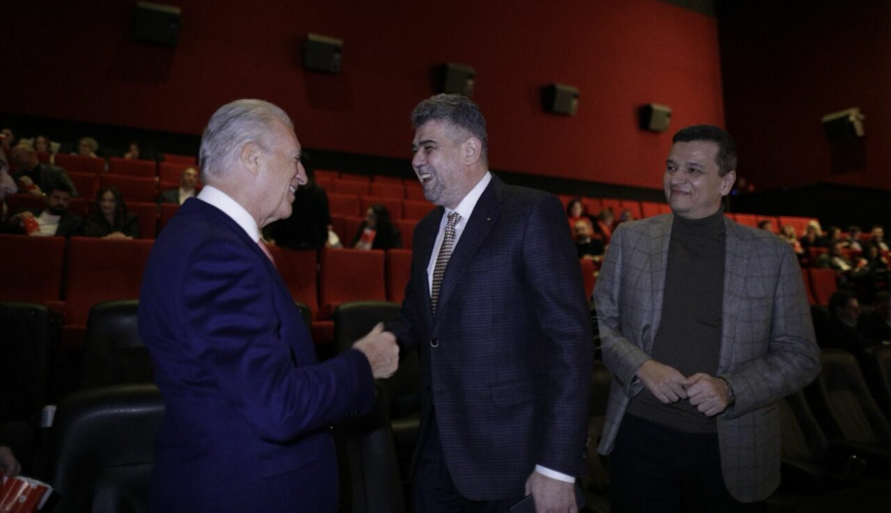Marcel Ciolacu a fost la proiecția filmului „FERRARI” și a dat mâna cu Piero Ferrari