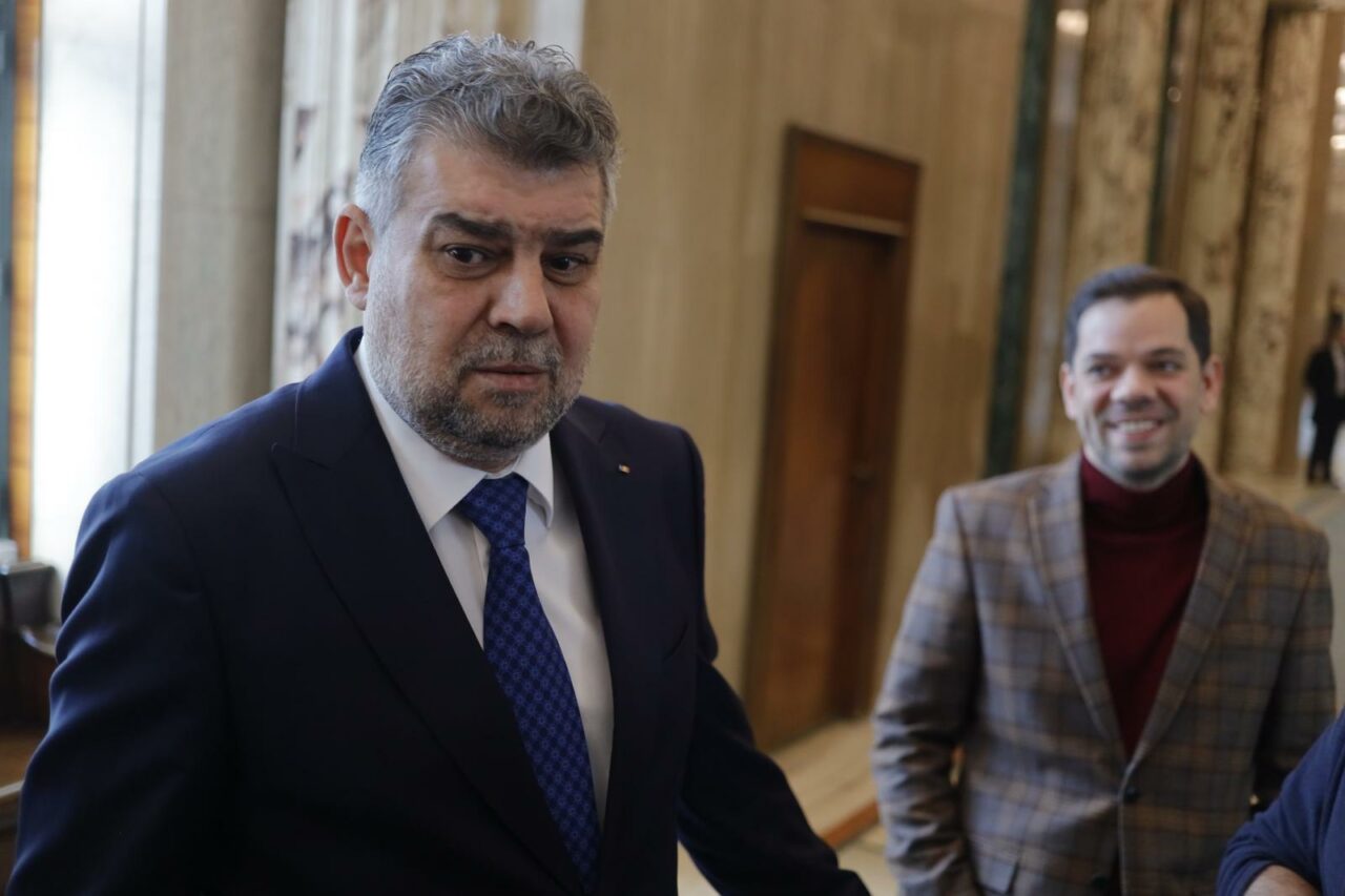VIDEO | „Simion este un aventurier, Ciucă, un om de cuvânt, Șoșoacă e prezentă la Ambasada Rusiei” / Pentru ce s-a rugat Ciolacu la Muntele Athos