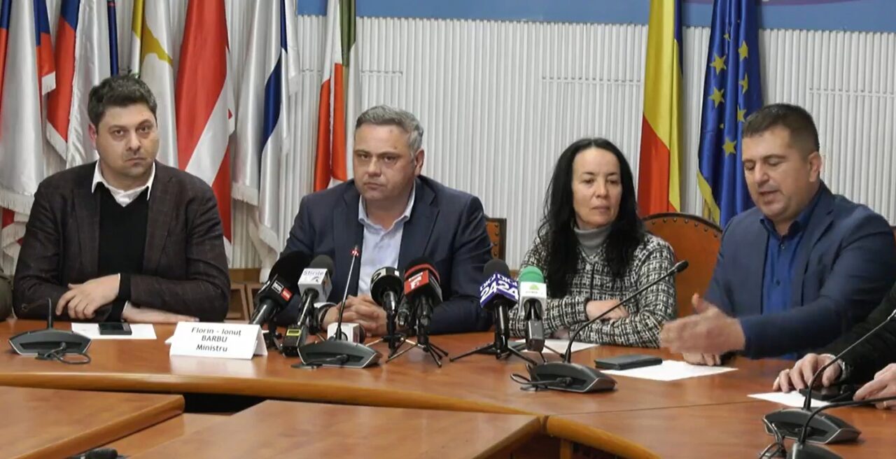 VIDEO | Ministrul Agriculturii şi reprezentanţii asociaţiilor din sectorul vegetal au agreat 13 solicitări ale fermierilor. Mesajul lui Florin Barbu