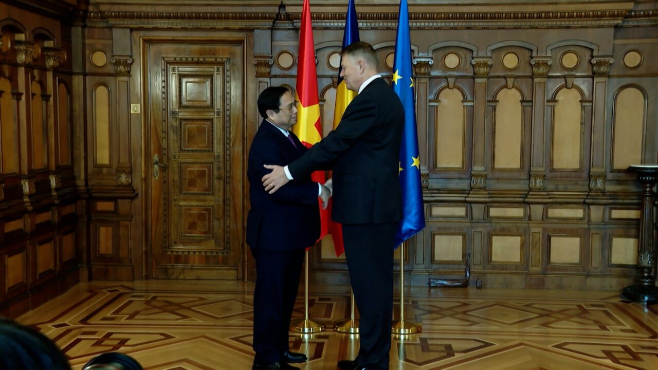 VIDEO | Klaus Iohannis, prima activitate publică, după o lună / Președintele l-a primit în vizită pe premierul Vietnamului