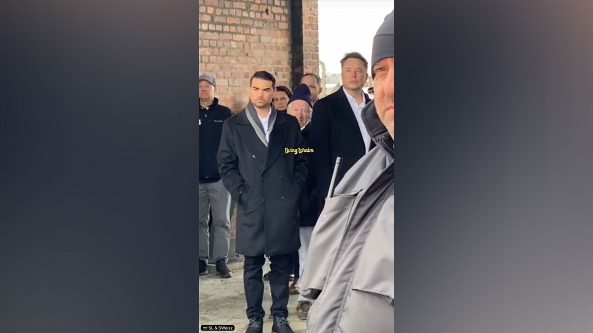 VIDEO | Elon Musk a vizitat lagărul de exterminare de la Auschwitz – Birkenau, după reacții negative pe tema antisemitismului la adresa rețelei X