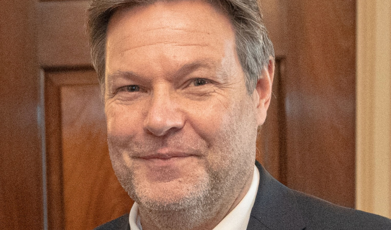 Ce a pățit MINISTRUL german al Economiei, în timp ce se întorcea cu feribotul din vacanță. „O încălcare a democrației”