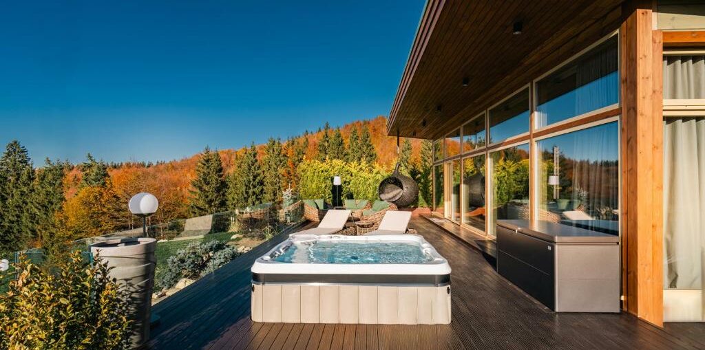 Fondatorul Edenland Park, Sorin Gheţe, a investit peste 1 mil. € într-un complex turistic în zona Bran. Eden Hill Retreat & Spa va fi inaugurat mâine
