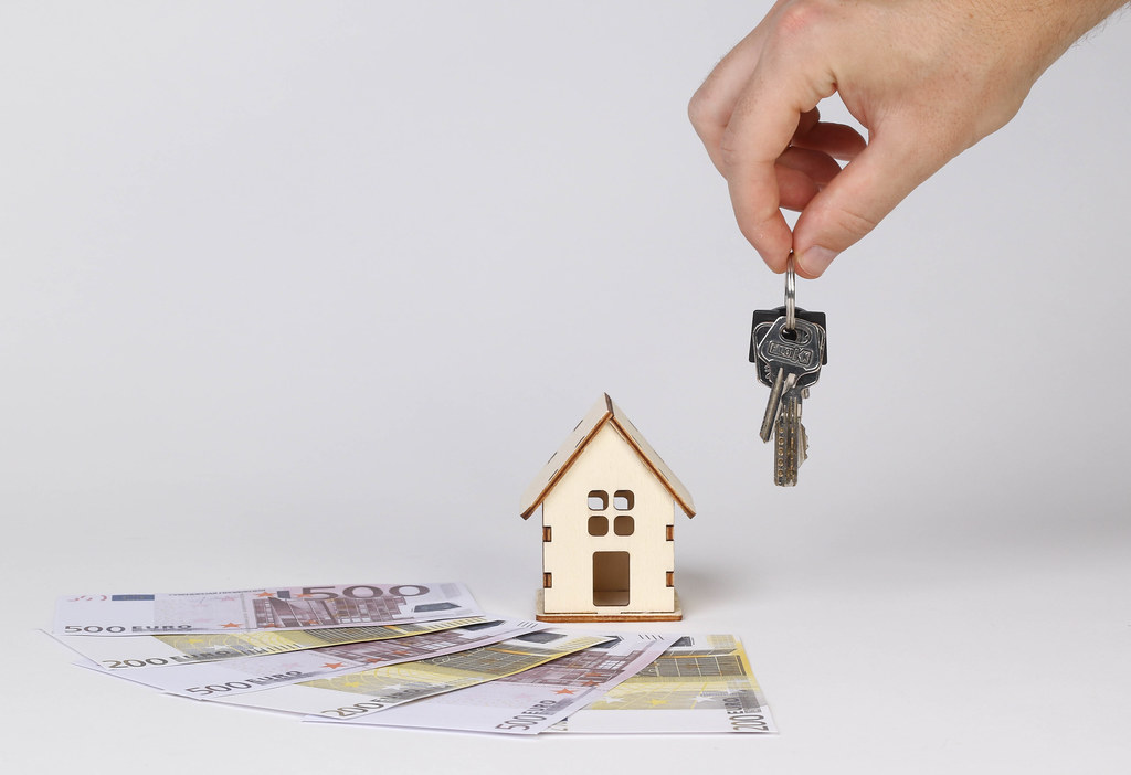 Care sunt orașele din România cu cele mai mici CHIRII/Cu cât se închiriază apartamentele cu 2 camere în 2024