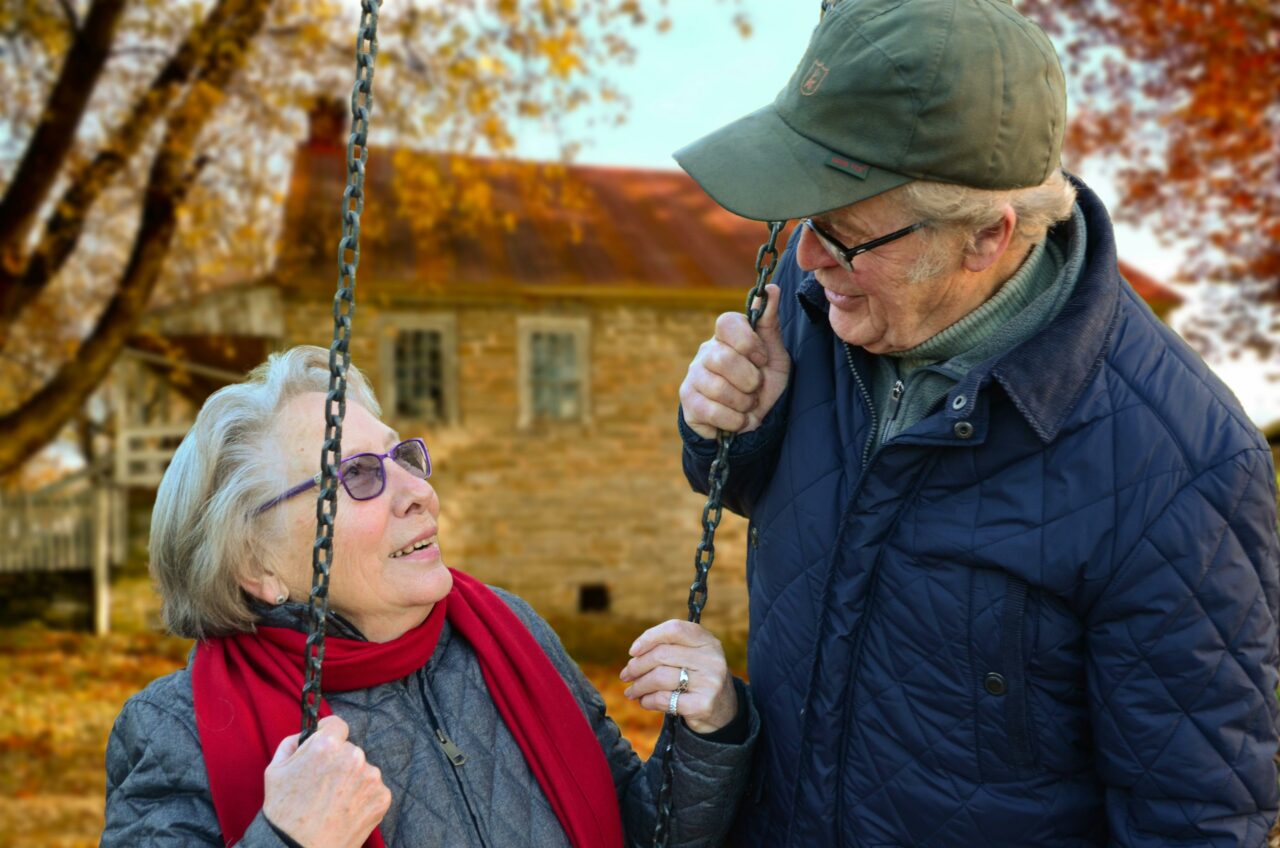 Pensionari români din străinătate trebuie să facă asta de două ori pe an pentru a mai primi pensia. Modificările legislative au fost adoptate recent