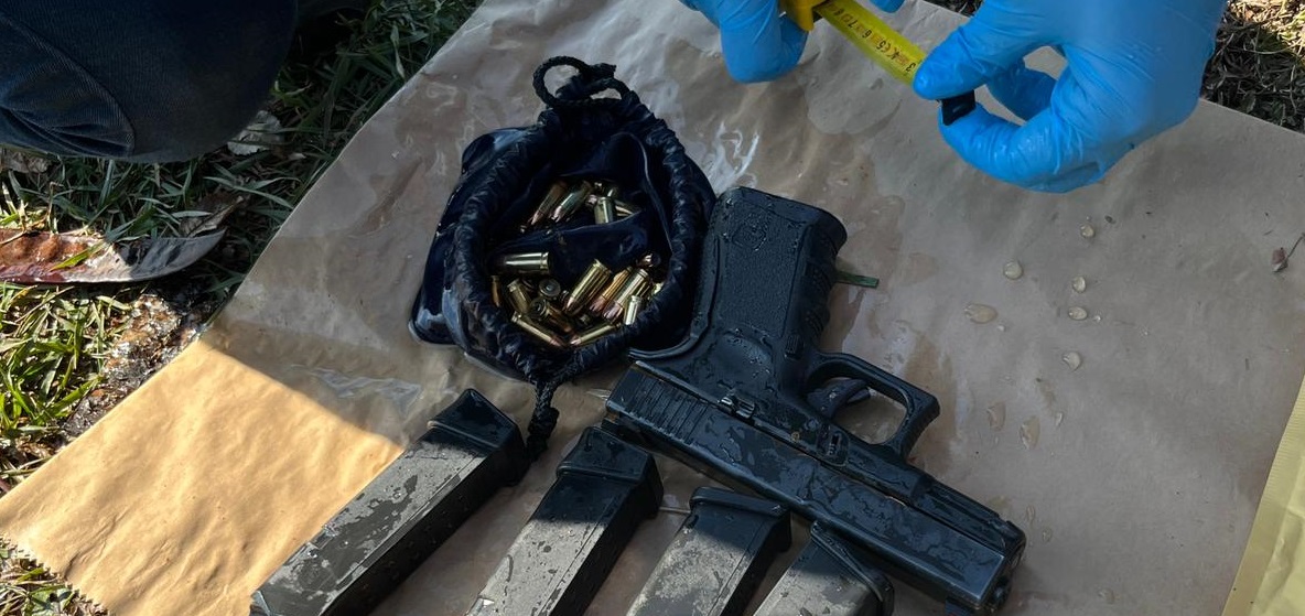 Poliția a pescuit PISTOLUL letal furat din casa ofițerului antitero de pe fundul lacului Pantelimon. Cine sunt spărgătorii