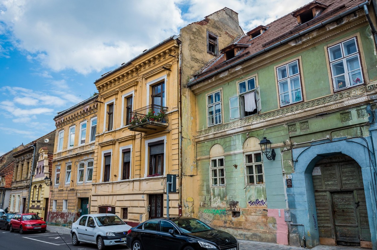Cresc IMPOZITELE și cu 500% pentru proprietarii neglijenți care au ignorat repetatele somații din partea autorităților. Cine sunt românii vizați?