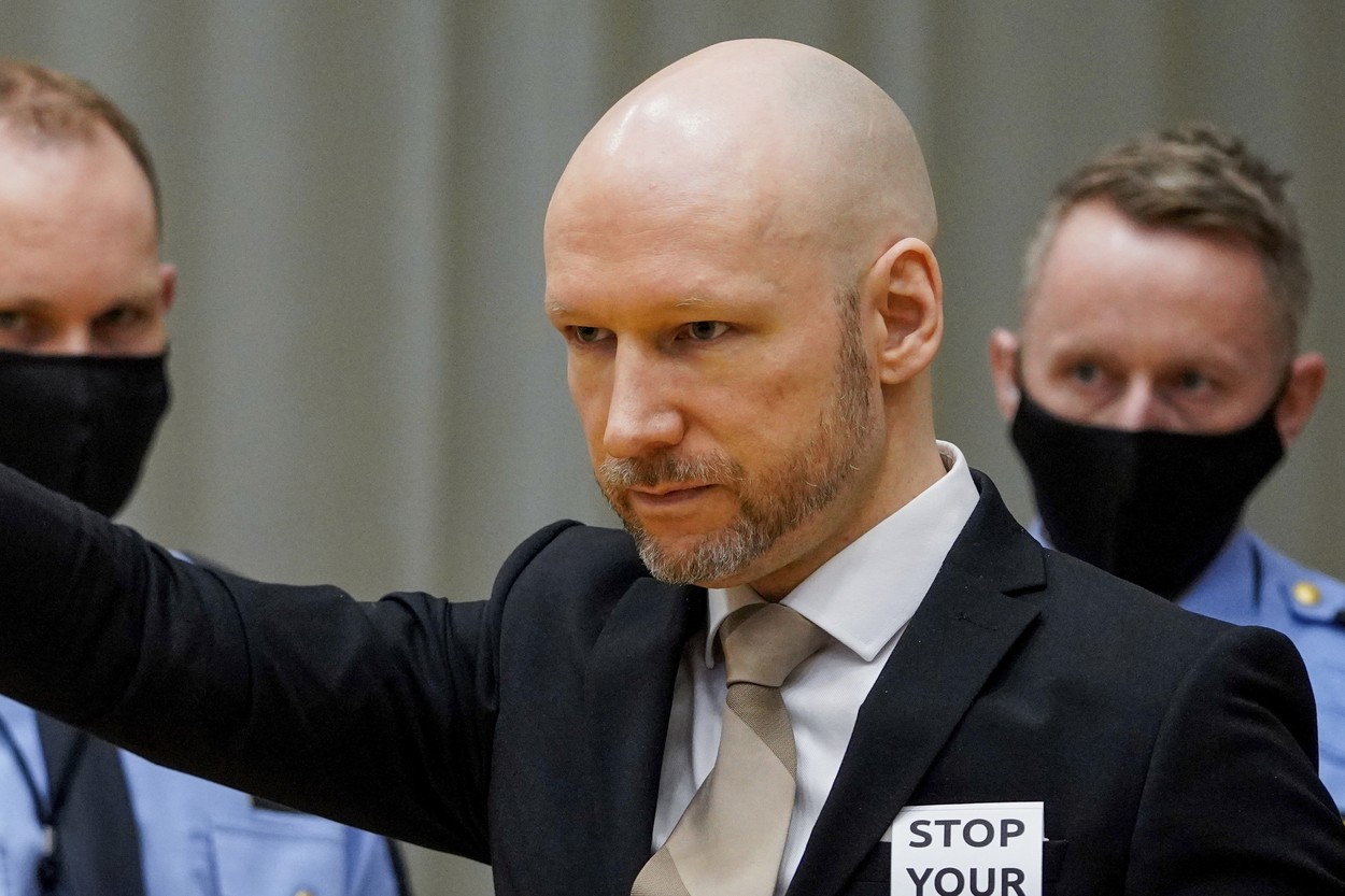Anders Breivik, ucigașul în serie cu 77 de victime, dă în judecată Norvegia pentru a ieși din izolare. Invocă încălcarea drepturilor omului