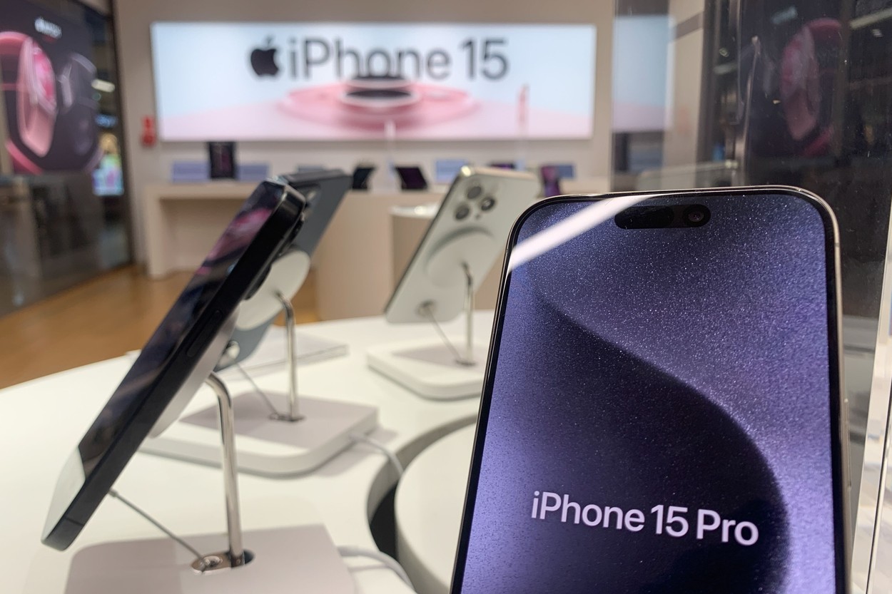 Topul celor mai bine vândute telefoane mobile din istorie. iPhone e departe de locurile 1 și 2