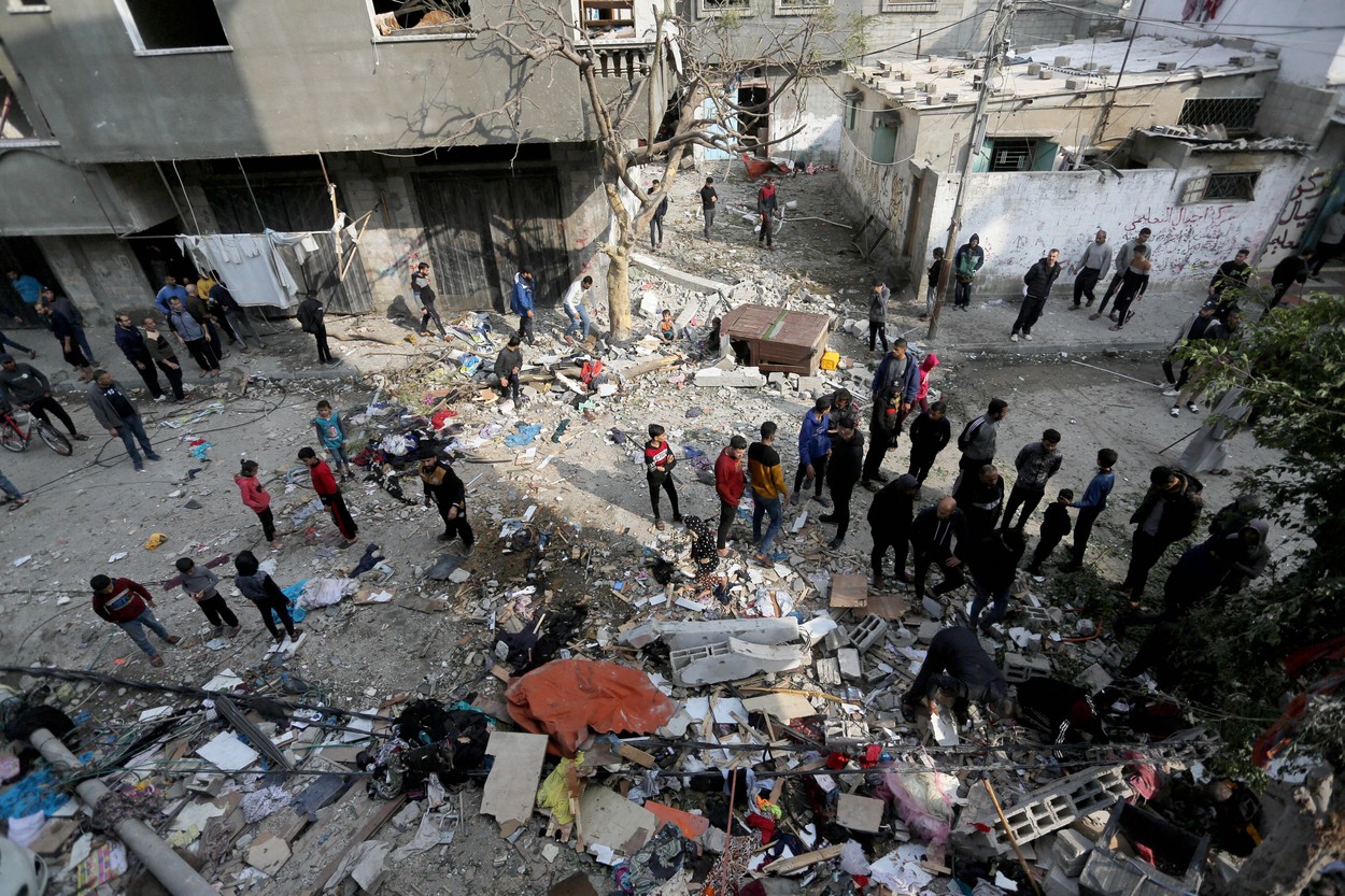 Război în Israel | Fâșia Gaza: oameni morți pe străzi, clădiri bombardate. Zona se confruntă cu o întrerupere majoră a serviciilor de comunicație