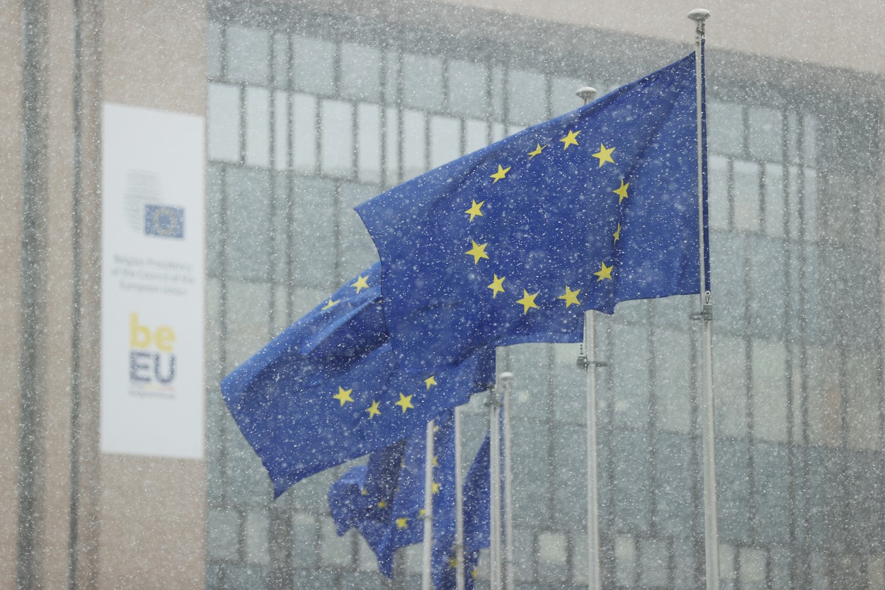 UE limitează la 10.000 de euro plățile în numerar /Noi obligații în sectorul criptomonedelor și în industria produselor de lux