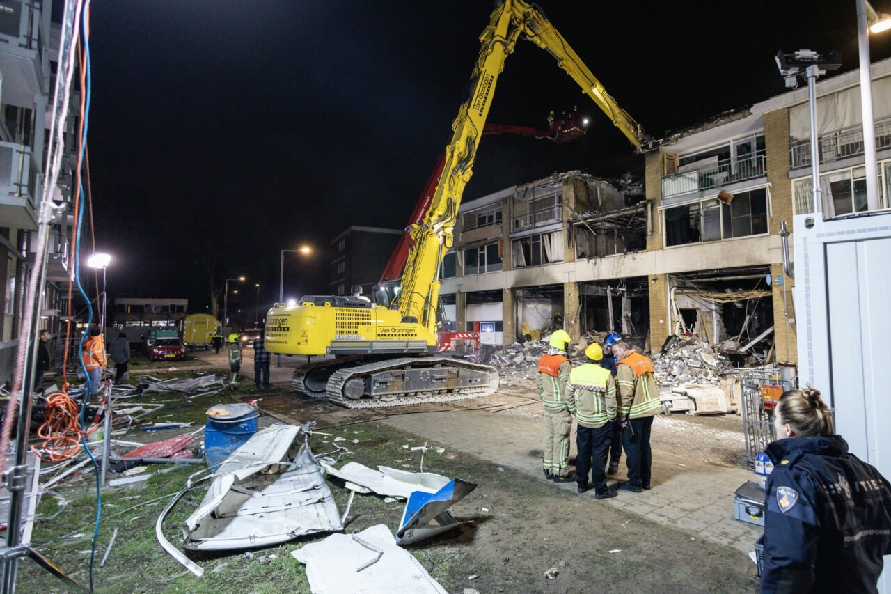 EXPLOZIE puternică într-un garaj subteran din Rotterdam. Două persoane au fost rănite, trei sunt date dispărute și multe locuințe au fost distruse