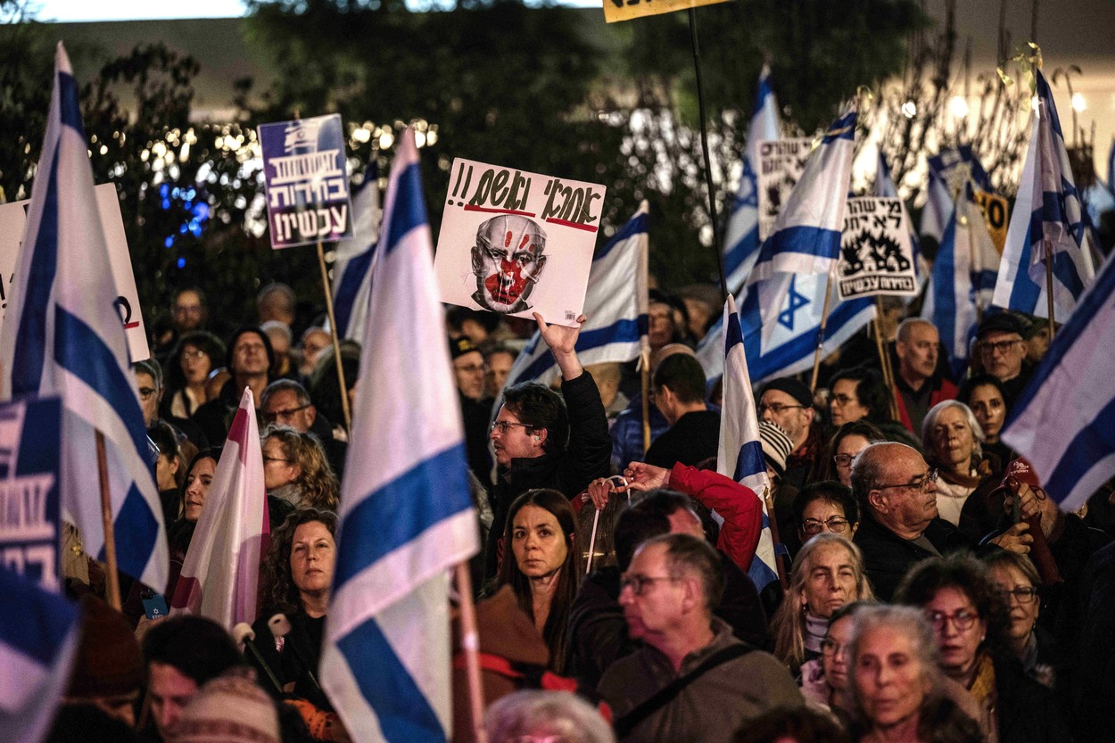 Război Israel-Hamas, ziua 114: Israelienii cer, din nou, DEMISIA lui Netanyahu/Mii de oameni au protestat pe străzile din Tel Aviv: „Opriți genocidul”