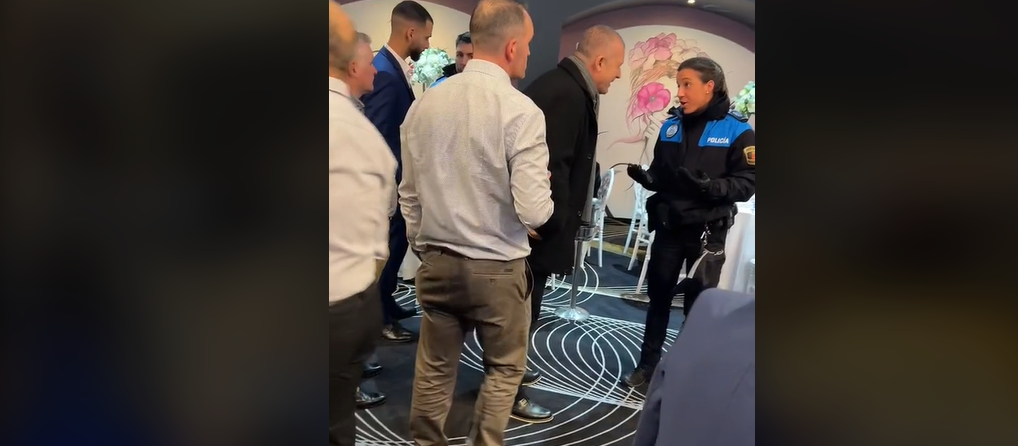 VIDEO: Revelion de coșmar pentru un grup de români care au mers la o petrecere într-un restaurant din Spania: „Dacă nu ieșim, ne arestează”