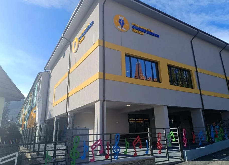 Unde se află școala din România cu piscină, lift și încălzire în pardoseală. Unitatea a fost MODERNIZATĂ cu bani europeni