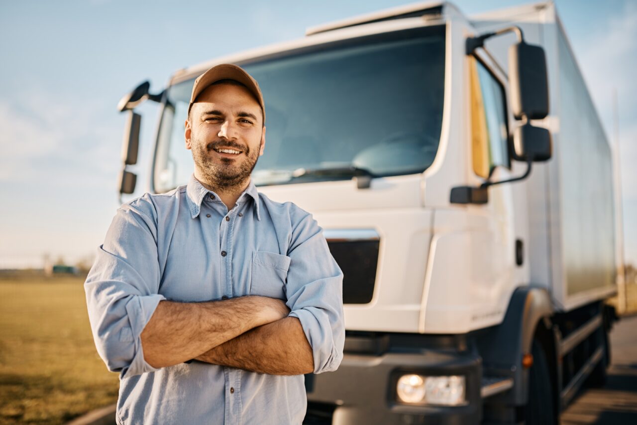 Cum poți ajunge șofer de TIR. Salariul e de șase ori mai mare decât investiția inițială