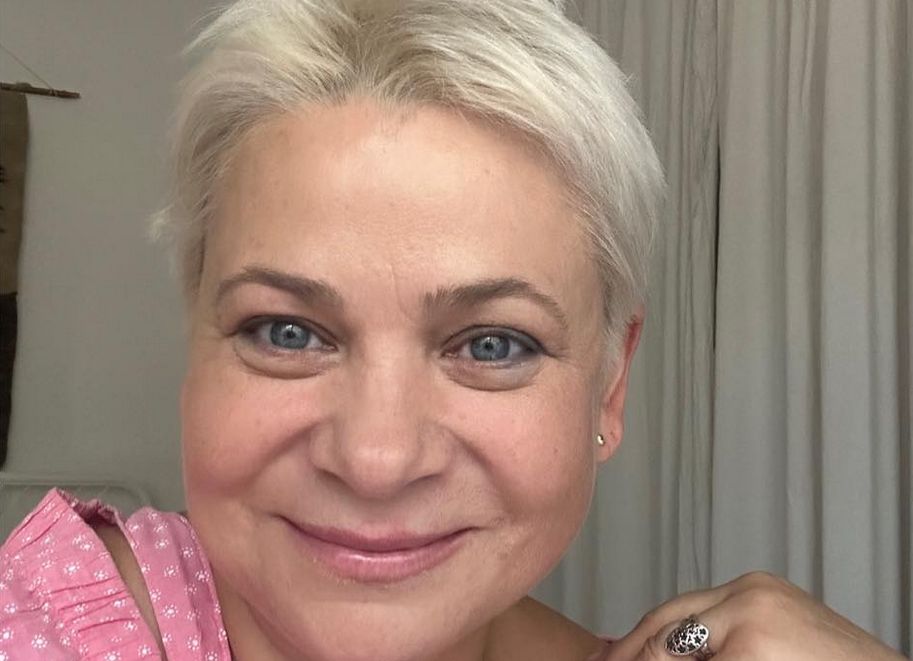 Lucruri neștiute despre actrița Anca Sigartău. ”Dacă nu aș fi intrat la facultate îmi doream să mă CĂLUGĂRESC”