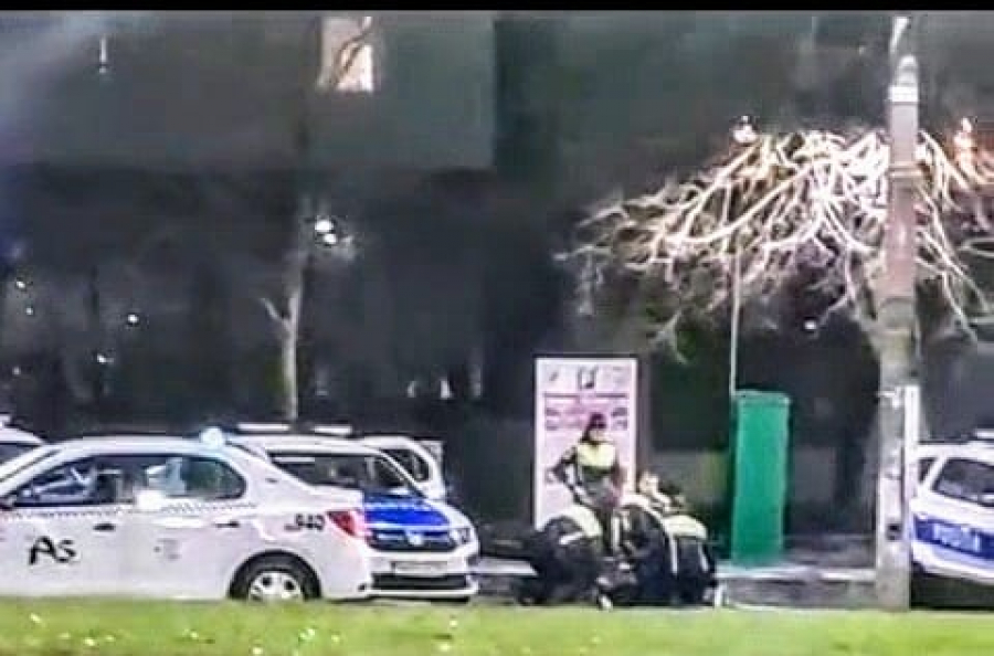 Taximetrist din Galați, ÎNCĂTUȘAT după ce a devenit agresiv cu polițiștii care l-au amendat