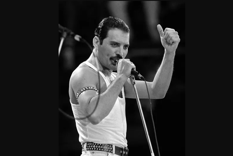 Casa lui Freddie Mercury, din Londra, scoasă la vânzare. Prețul URIAȘ cerut pentru reședința regelui muzicii rock
