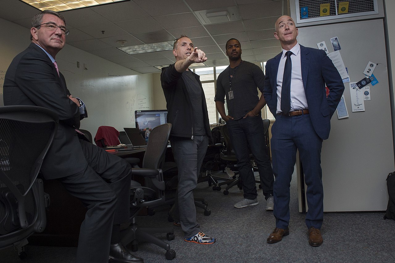Jeff Bezos a vândut acțiuni AMAZON de 4 miliarde de dolari!