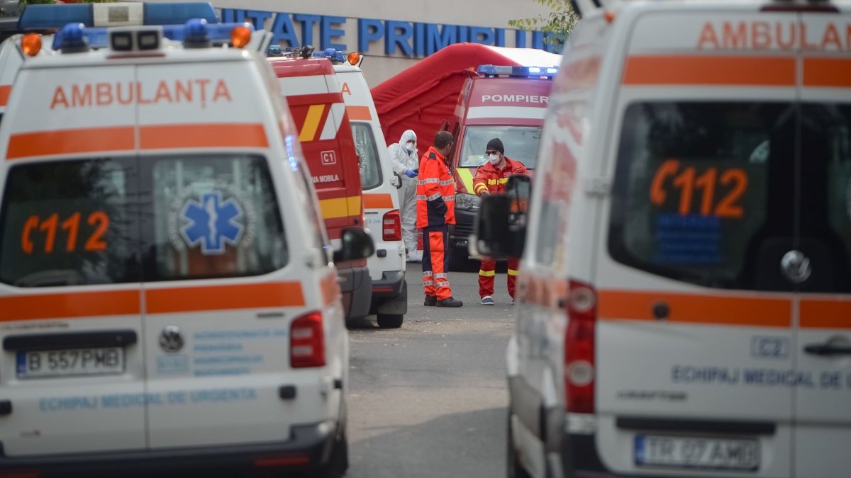 SIBIU. A vrut să semnalizeze un accident pe autostradă și a fost lovit de mașina din spate
