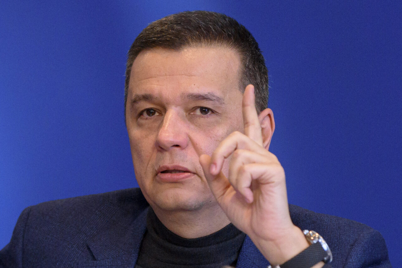 Grindeanu, aluzii la Rareș Bogdan: CEASUL meu e mai ieftin decât batistuţa unora. Sunt în stare să fac schimb cu ceasul unuia care merge la piață