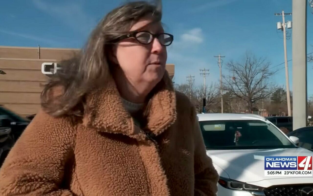 Proprietara unei mici afaceri din statul american Oklahoma susține că a depus 13.500 de dolari la BANCĂ, dar nu a ajuns niciun ban în contul său