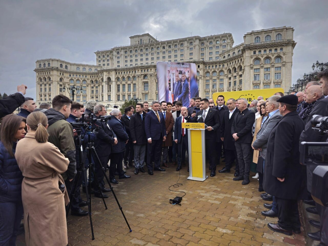 Peste 150 de aleși locali din PNL și PSD trec la AUR / Simion: Mișcarea e în semn de protest față de negocierile pentru comasarea alegerilor