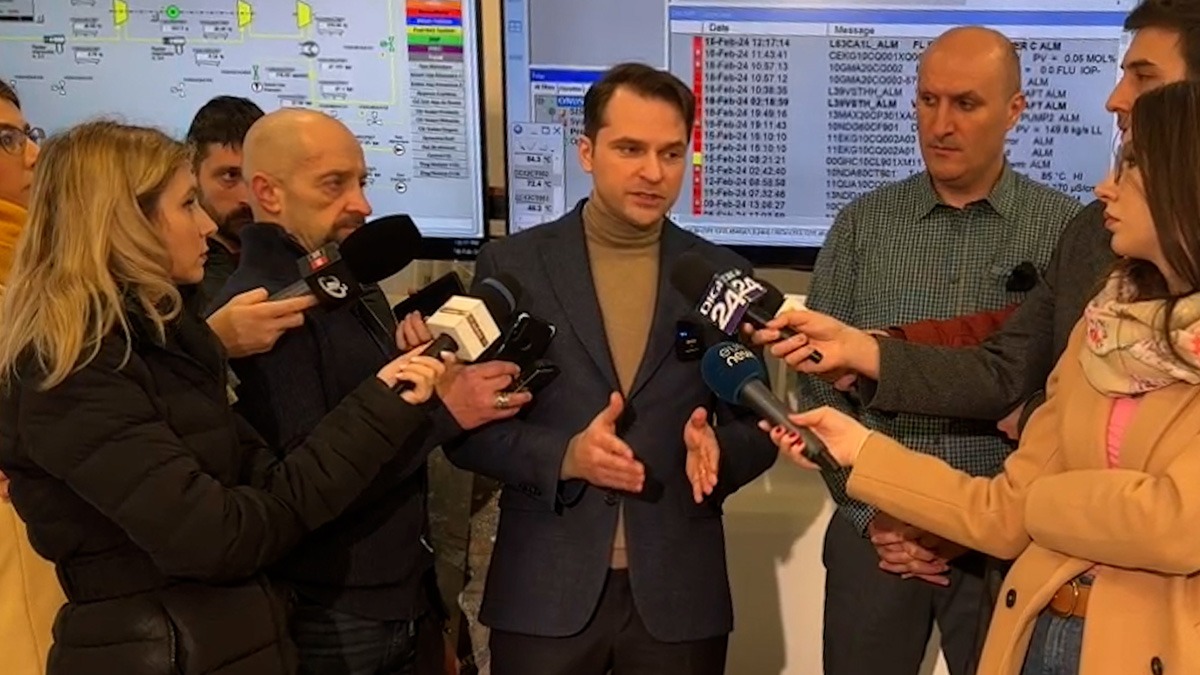 Sebastian Burduja, soluție pentru reducerea facturilor cu termoficarea: Legarea CET-urilor direct la rețeaua Transgaz. Cât ar dura