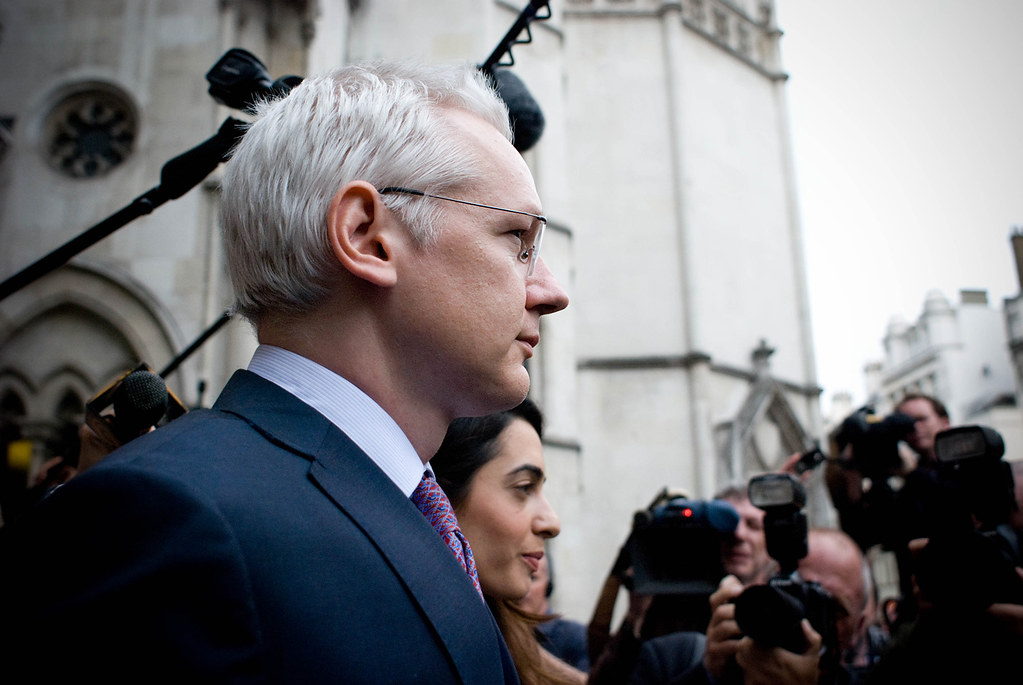 Julian Assange, fondatorul WIKILEAKS, află dacă va fi extrădat în SUA. Riscă 175 de ani de închisoare!