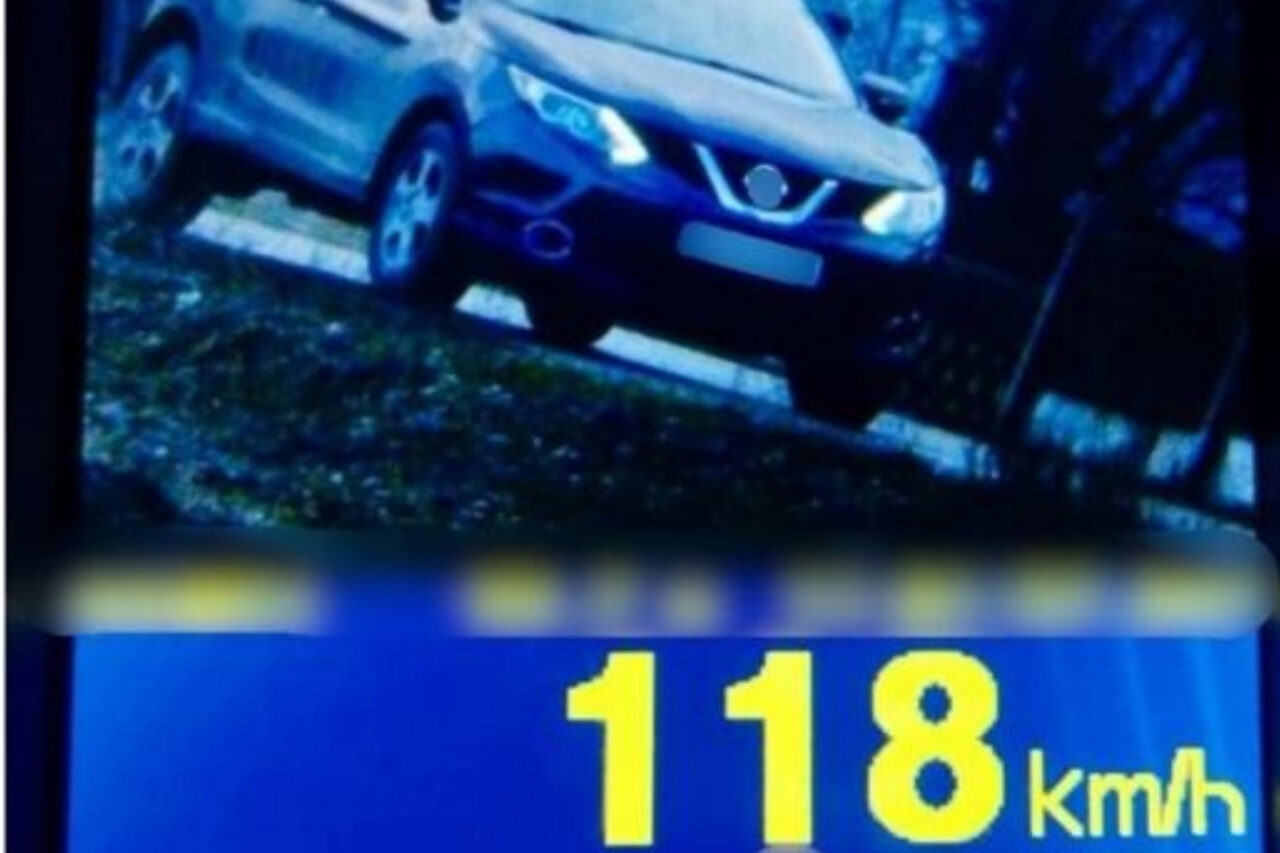 Șoferiță prinsă în timp ce „FUGEA” cu 118 km/h, în localitate. Polițiștii au rămas fără cuvinte când au văzut cine era la volan