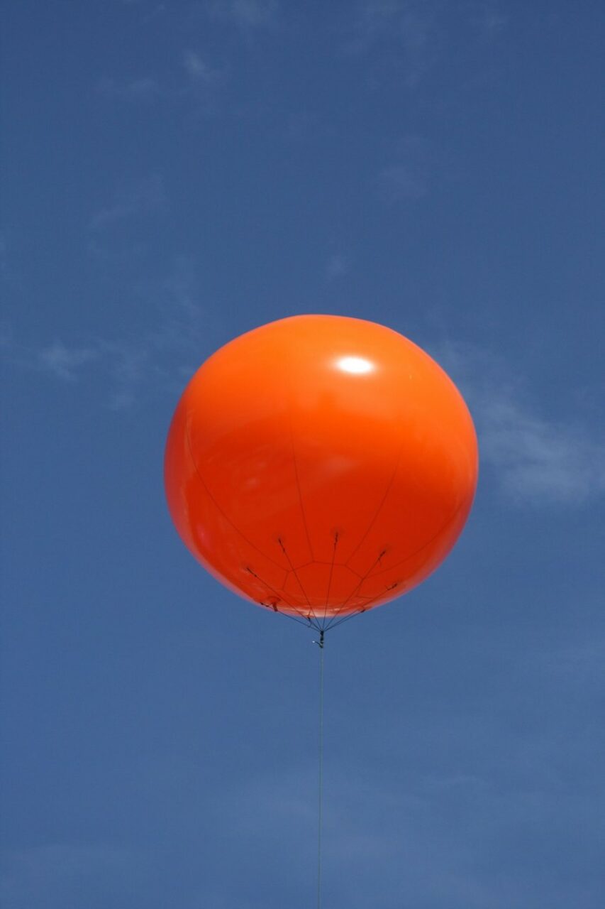 BALON de mici dimensiuni, interceptat de un avion de luptă în SUA. Precizările autorităților americane despre obiectul zburător