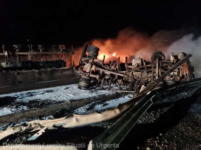 Incident cumplit în Brăila! O cisternă cu 40 de tone de motorină a luat foc. Șoferul, găsit carbonizat