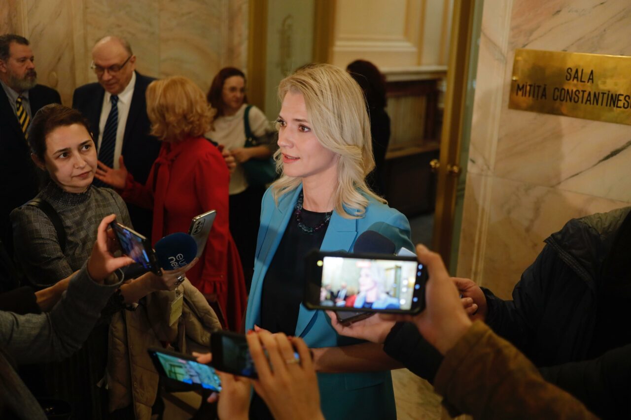 Alina Gorghiu cere „lămuriri” în cazul judecătoarei care a întrebat dacă una din victimele UCISE în accidentul de la 2 Mai e în sală: „Am paralizat”