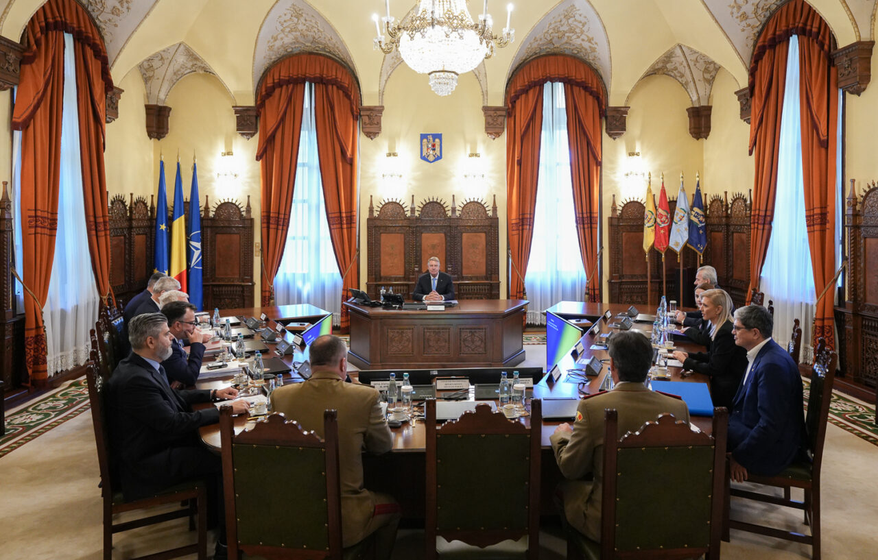 Ședință CSAT. Sistemul PATRIOT cerut de Ucraina și candidatura lui Iohannis la șefia NATO, subiectele care „ard”