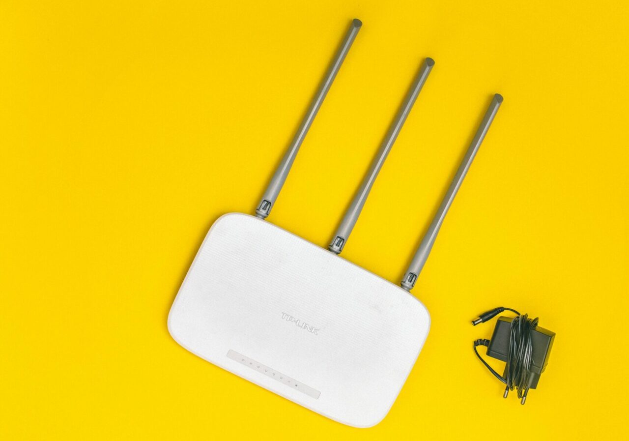 Router-ul wireless nu trebuie INSTALAT într-o anumită cameră din casă. Cei mai mulți utilizatori fac greșeala asta