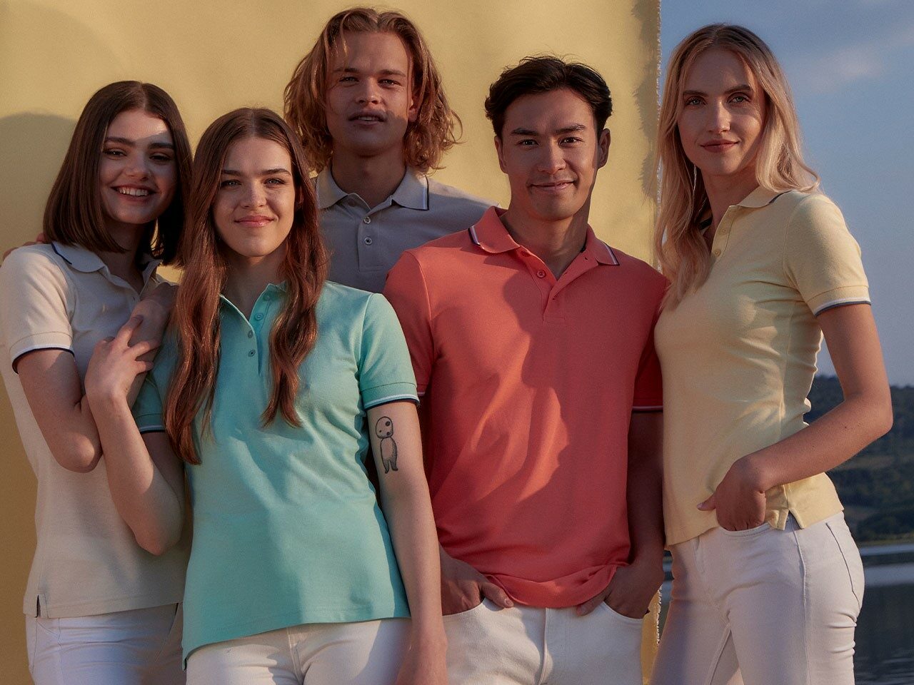 Eleganța casual timeless a tricourilor polo