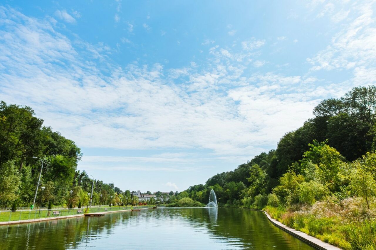 ORAȘUL din România cunoscut și ca „paradisul însorit” cu o climă perfectă și aer purificat. Este la doar o oră distanță de condus din Capitală