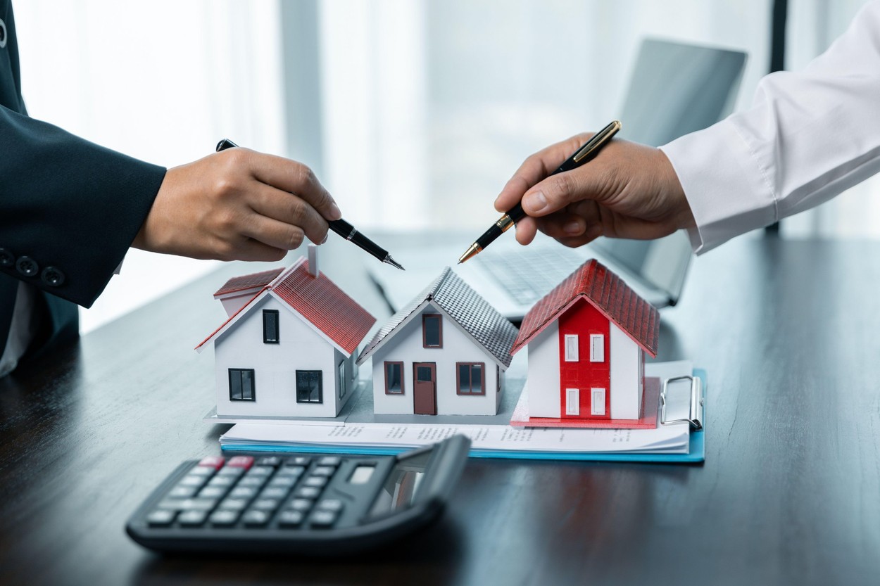 Financial Times: Pierderile suferite de BĂNCI din SUA, Europa și Asia generează temeri privind piața imobiliară