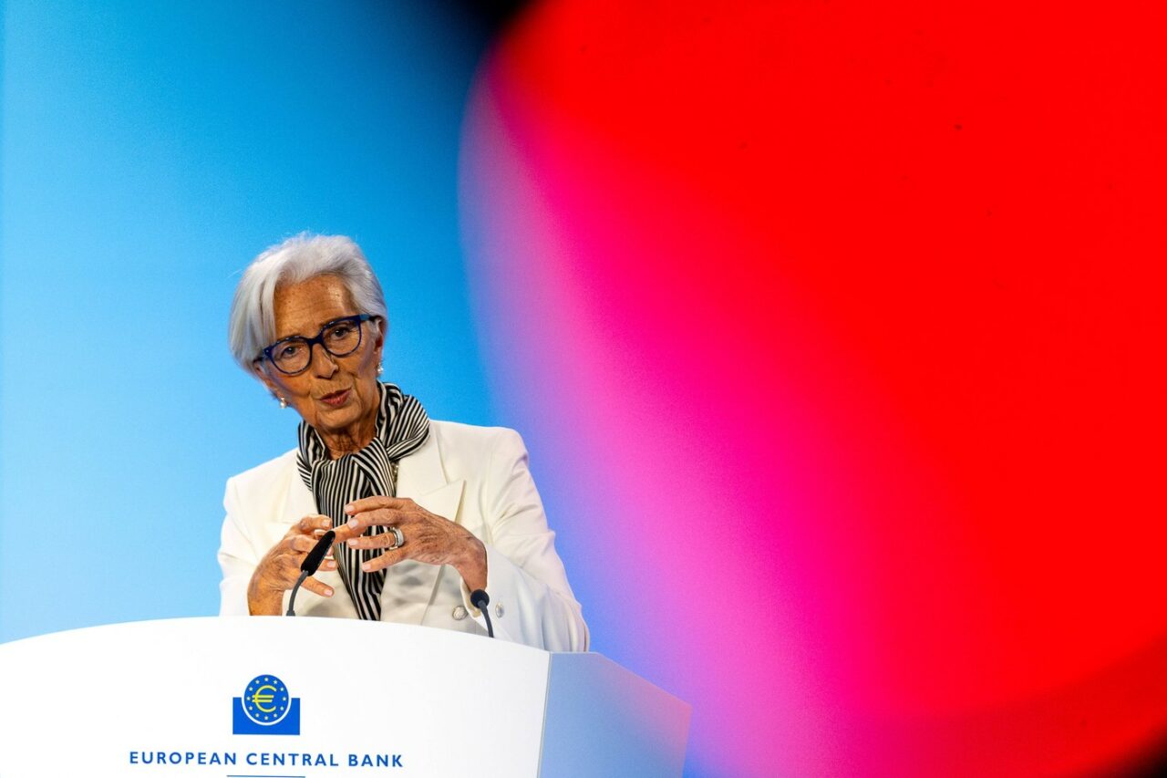 Președintele BCE admite că activitățile economice STAGNEAZĂ în zona euro și cere avansarea integrării, în noul context geopolitic