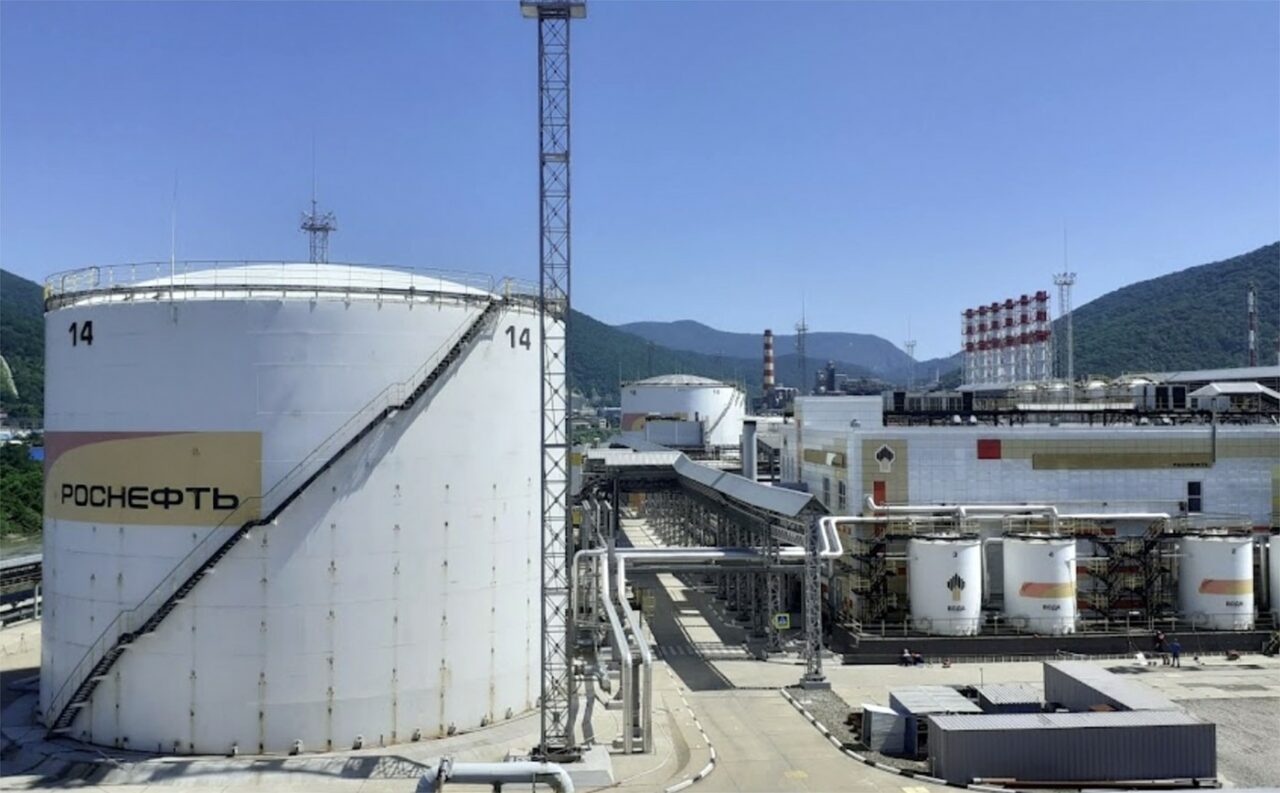 Cum „fentează” Putin sancțiunile Occidentului? Cel mai mare producător de petrol din Rusia raportează profituri record în 2023, în creștere cu 47%