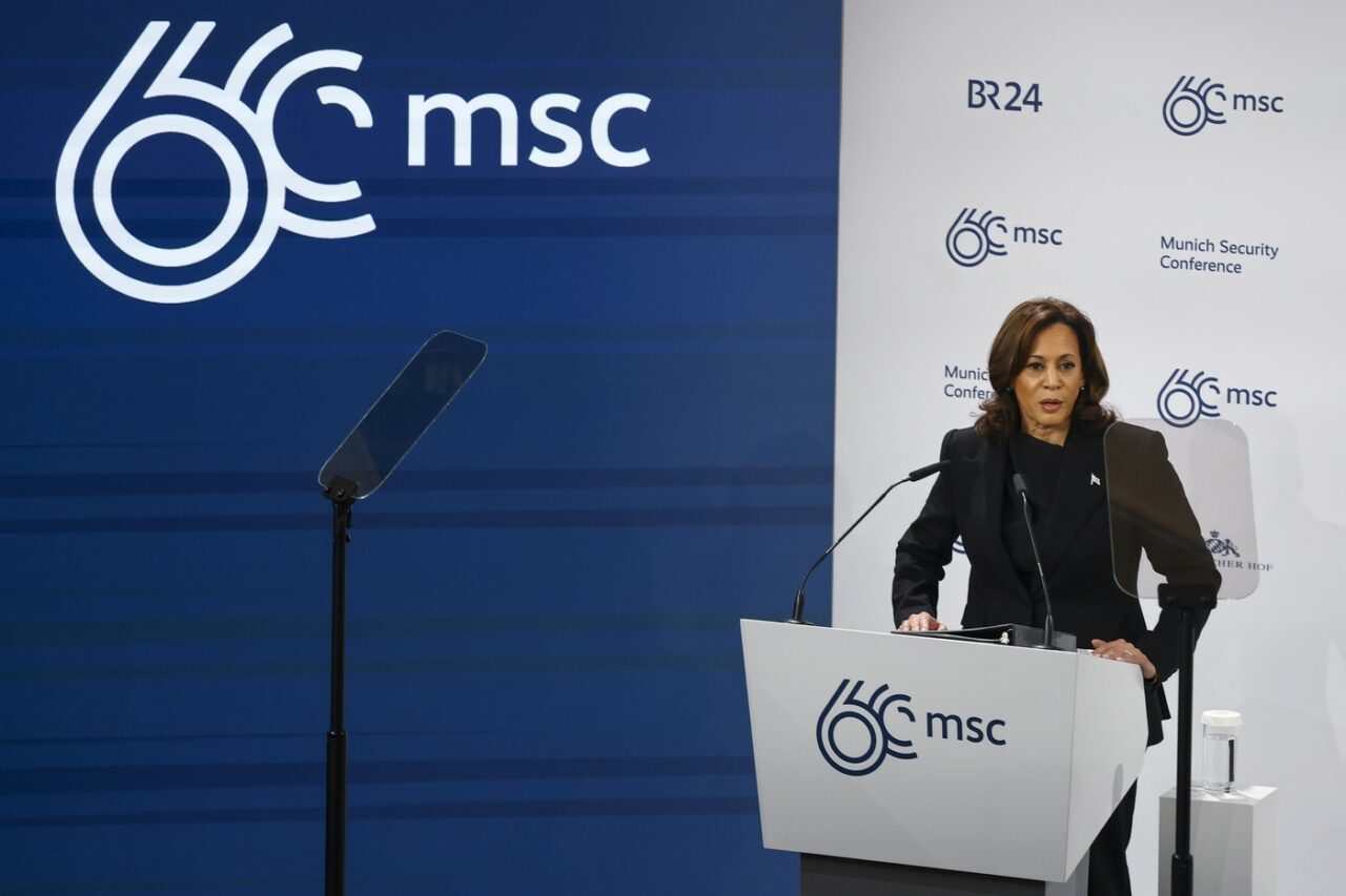 Vicepreședintele american denunță ”brutalitatea” lui Putin /Kamala Harris vrea menținerea rolului SUA de lider global