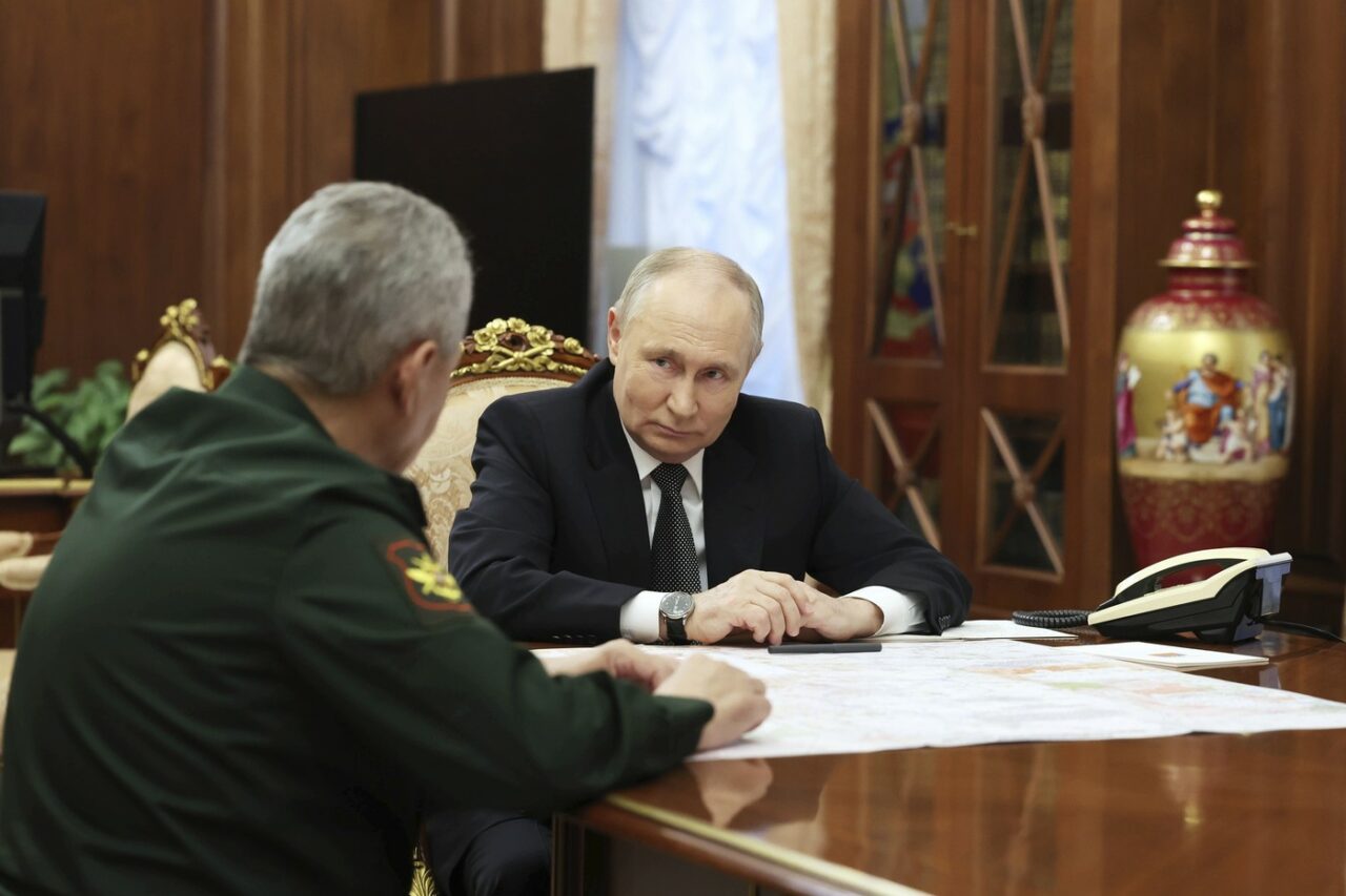 Putin RESPINGE acuzațiile SUA privind dezvoltarea unor arme nucleare spațiale/ Casa Albă pregătește sancțiuni ca reacție la moartea lui Navalnîi