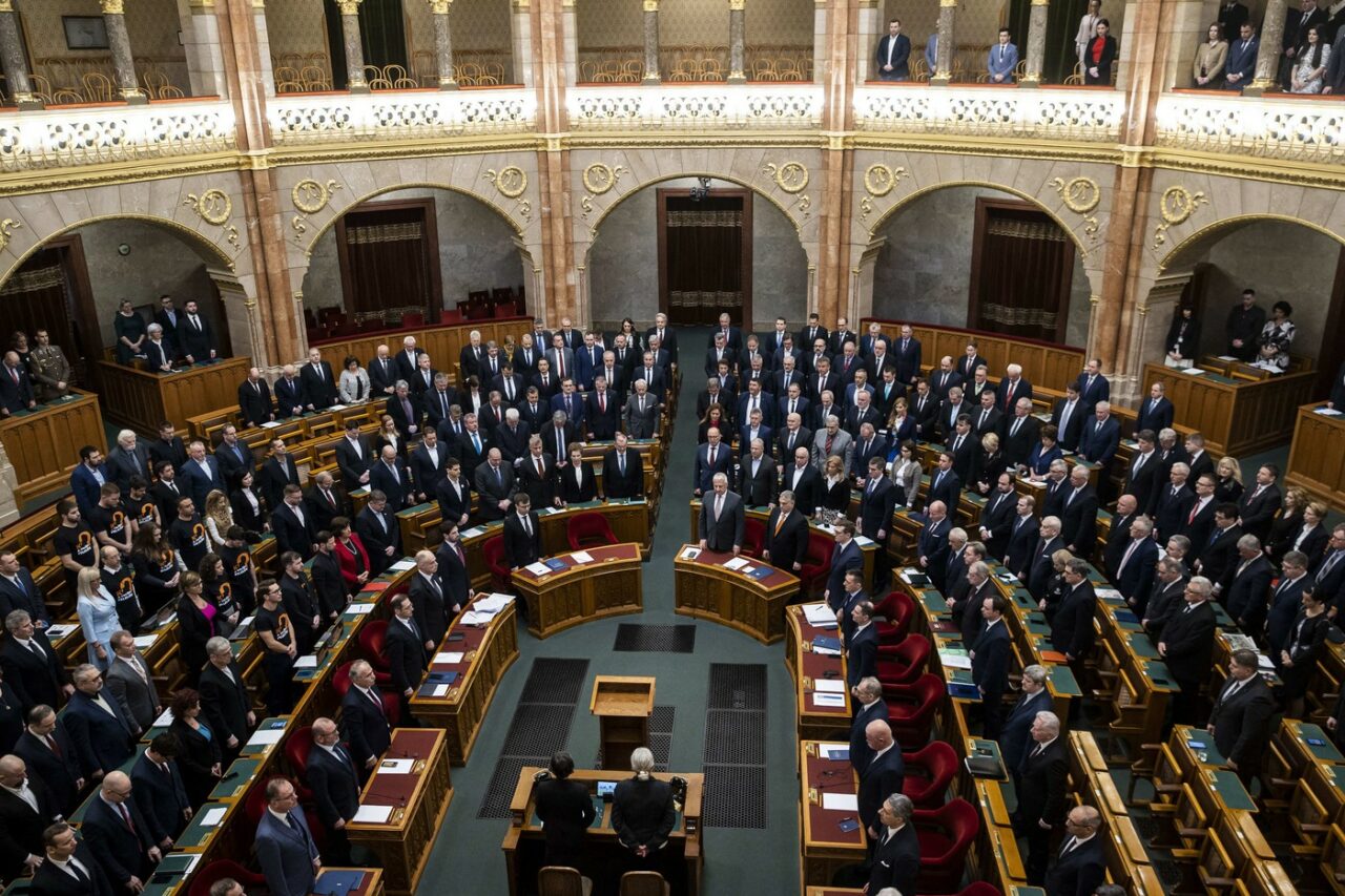 Parlamentul Ungariei aprobă INTEGRAREA Suediei în NATO