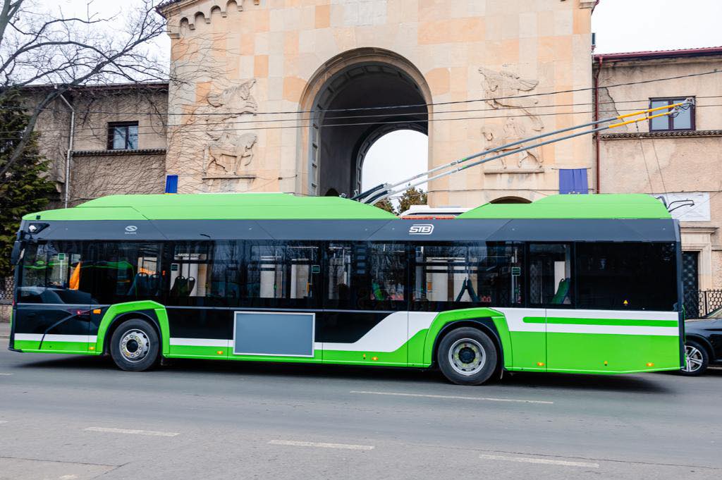 Primele troleibuze Solaris au ieșit pe traseu, în București. Până la 1 martie vor fi în circulație 30 de astfel de vehicule