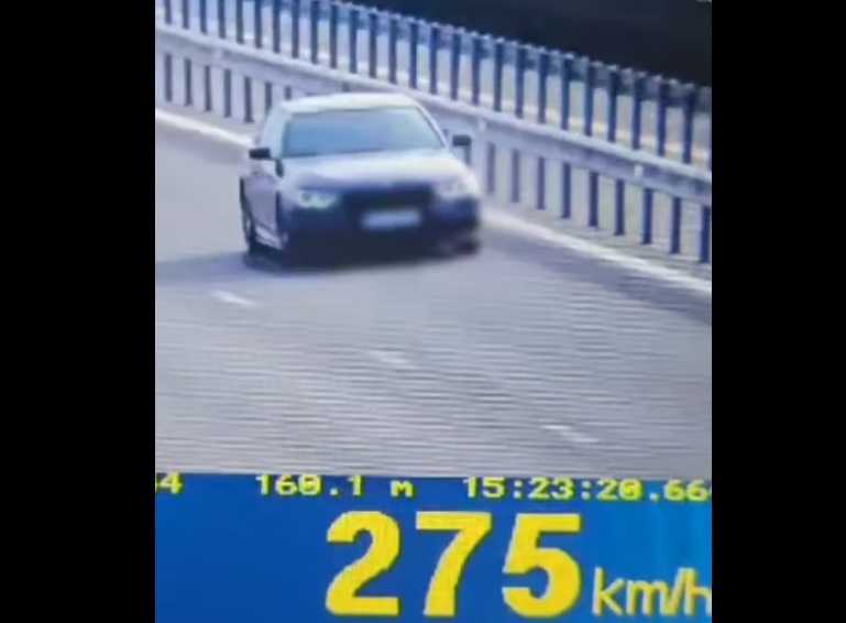 „Stimate conducător auto. Avem onoarea să-ți oferim un «permis de odihnă» timp de 120 de zile”. ȘOFER prins gonind cu 275 km/h pe A3