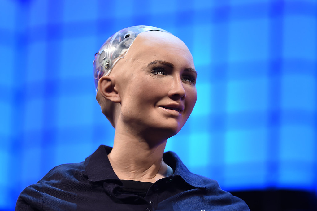 Robotul Sophia, despre Vladimir Putin: „Trimiteți-l în ÎNCHISOARE pentru crime de război!”