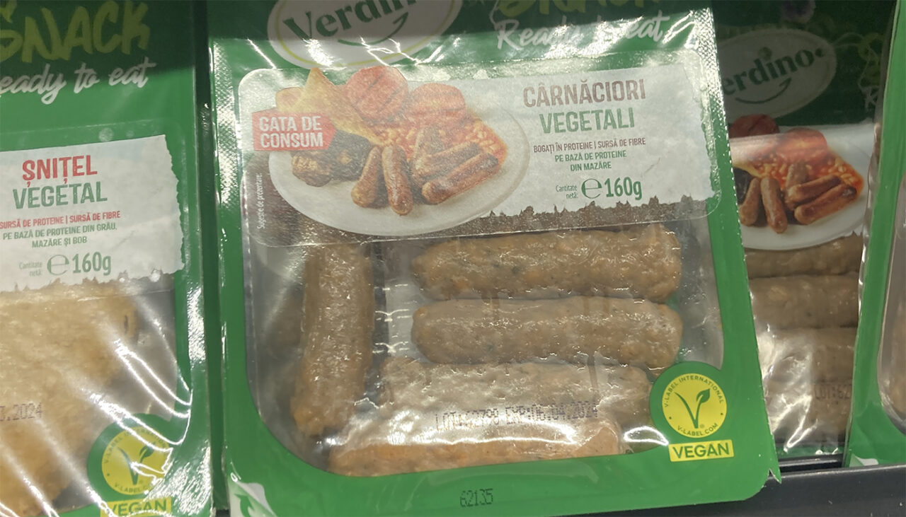 Ce conțin, de fapt, cârnații de post din Kaufland România. Costă 58 lei/kg, dar eticheta e șocantă!