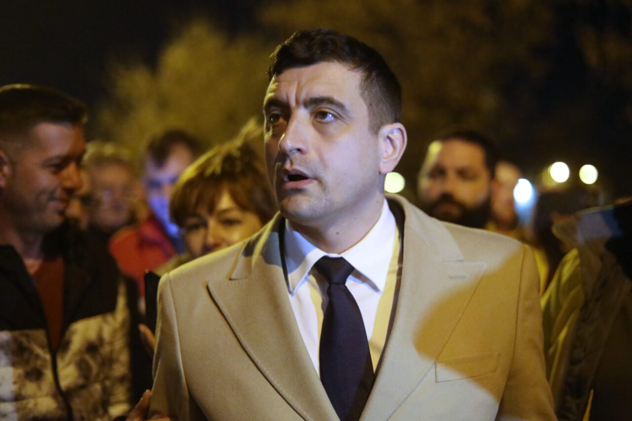 ÎNREGISTRARE. George Simion: Primiți-i pe toți, indiferent ce dubii aveți, ce escroci sunt. Țineți-i sub monitorizare/„Înregistrarea este fabricată”