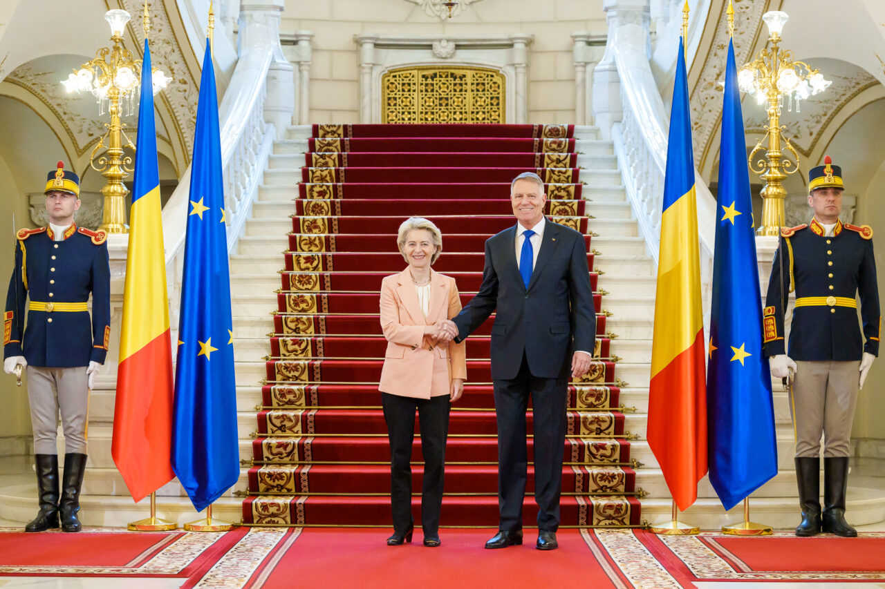 Klaus Iohannis, întâlnire cu Ursula von der Leyen la Palatul Cotroceni / Menţinerea unităţii şi solidarităţii noastre este cheia